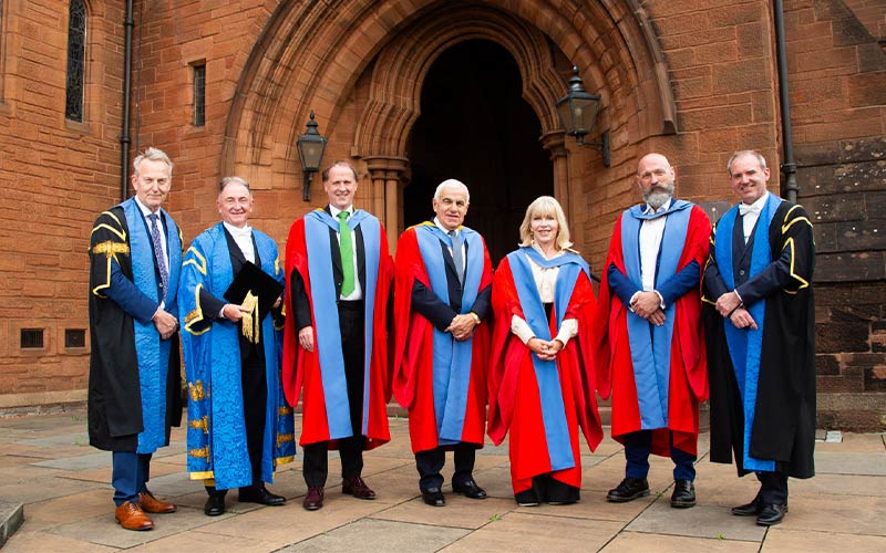 HINKS_PHOTO_250825_HON_GRAD_GROUP20289