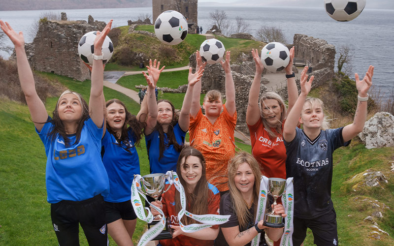 Players_from_league_clubs_at_Urquhart